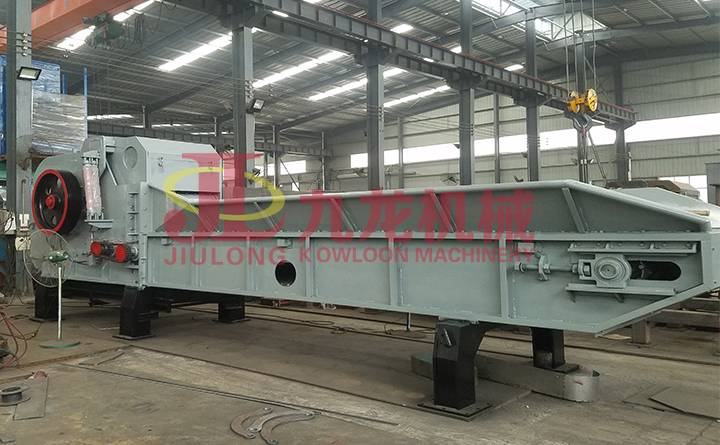 大型樹(shù)枝粉碎機(jī)